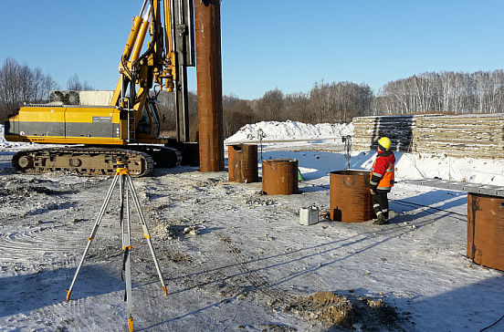 Work on the piles installation on the bridge supports across the river Verkhnyaya Tula are completed